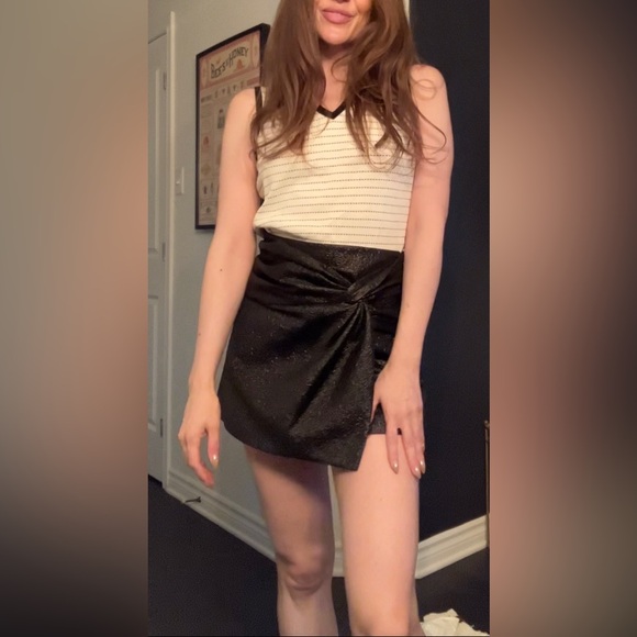 Sleeveless top - Picture 9 of 14